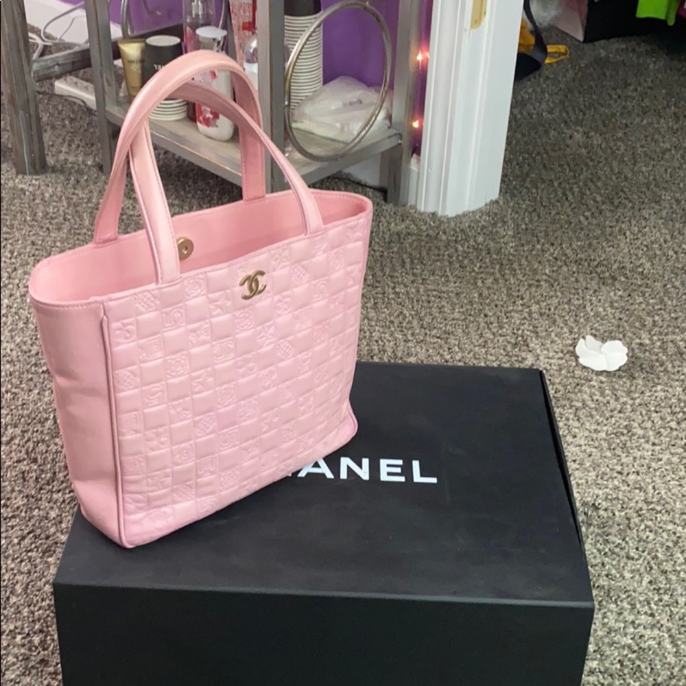 100% authentic pink Chanel bag 👜